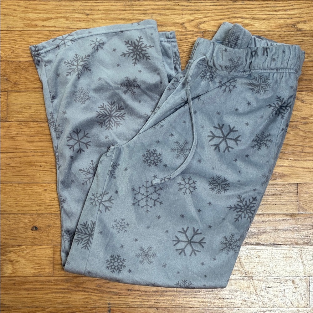 Berkley Jensen Gray Cozy Snowflake Pajama Pants